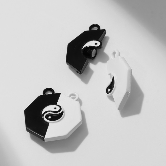 Замок магнитный «Инь-Ян» (набор 2шт), цвет чёрно-белый Замок магнитный «Инь-Ян» (набор 2шт), цвет чёрно-белый