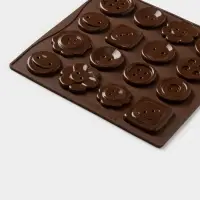 Форма для шоколада Доляна &laquo;Пуговки&raquo;, силикон, 17.4&times;16.5&times;0.4 см, 16 ячеек (d=3 см), коричневая