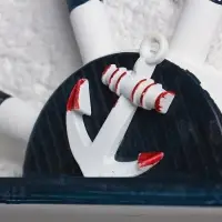 Вешалка настенная &laquo;Штурвал&raquo;, крючки декоративные, 3 крючка на панно, бело-синяя, 45&times;28&times;5 см