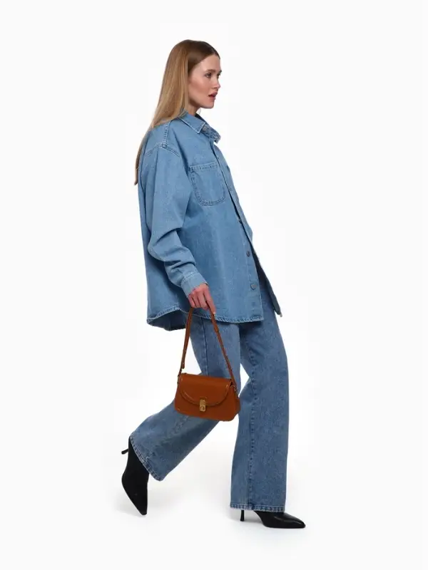 Сумка женская мессенджер TEXTURA на клапане, 23&times;6&times;13 см, коричневая