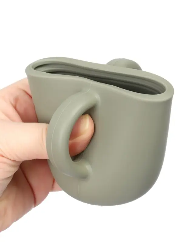 Поильник силиконовый с носиком, с ручками 6+ мес, 200 мл, серый, Крошка Я