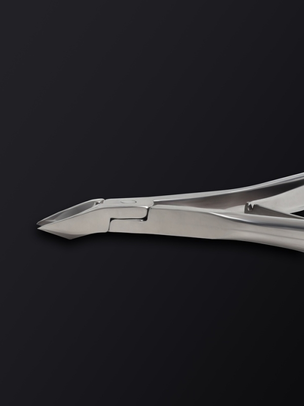 Кусачки для кутикулы 2 пружины 10см(8мм) лого QF серебр блистер QF