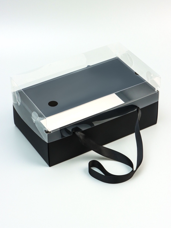 Коробка подарочная с бантом, ручками и прозрачной крышкой 35 х 21 х 15 см Черная Коробка подарочная с бантом, ручками и прозрачной крышкой 35 х 21 х 15 см Черная