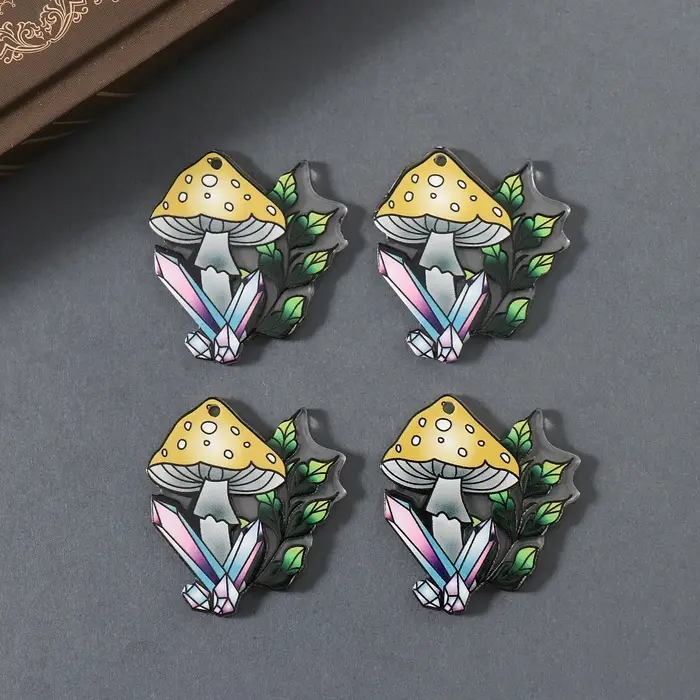 Декор для творчества акрил двусторонний Декор для творчества акрил двусторонний "Мухомор и кристаллы" 3,7х3,3х0,2 см