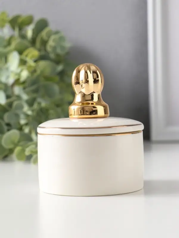 Шкатулка керамика с золотой линией "Королевская пешка" 7х7х8,5 см