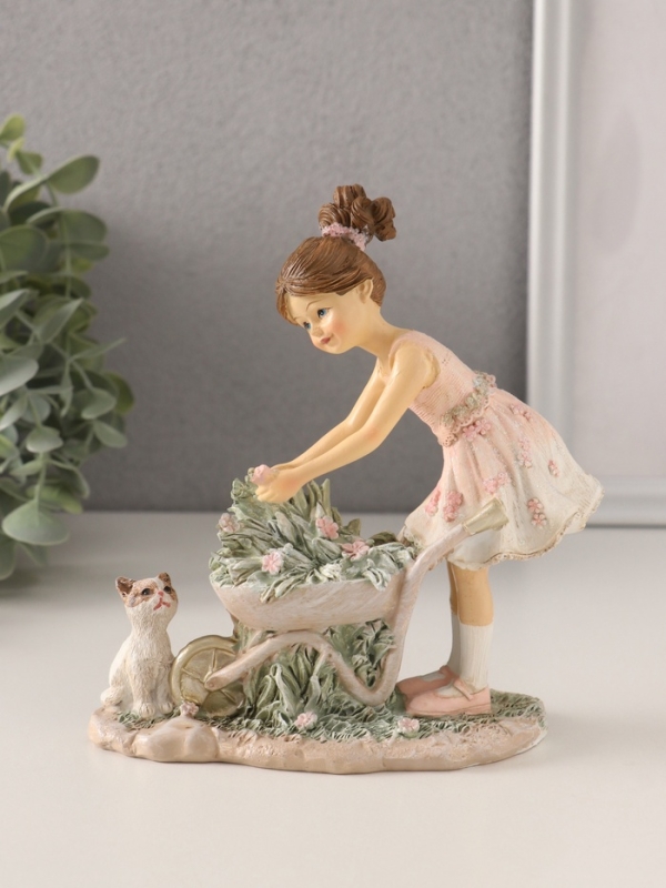 Сувенир полистоун  Сувенир полистоун "Девочка с цветами в тачке, с котёнком" розовый 14х6,5х15 см