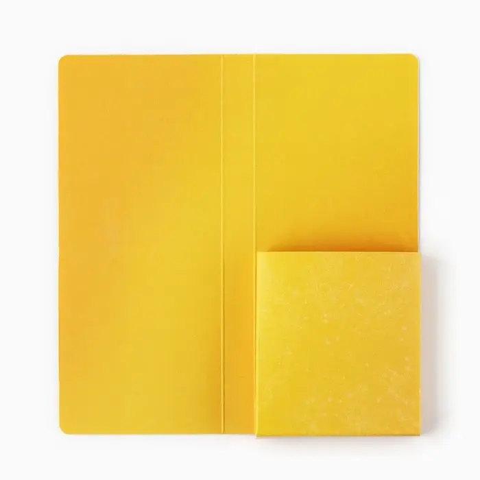 Открытка с местом для шоколадки «Золотой бант»