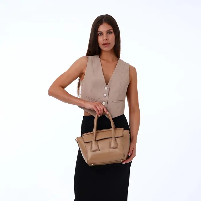 Сумка женская мессенджер на магните, 35&times;15&times;23 см, бежевая