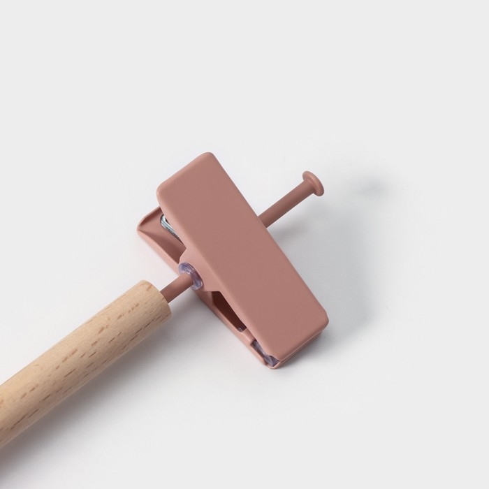 Вешалка для брюк и юбок LaDо́m Laconique, 28×11,5×2,8 см, с зажимами, цвет розовый Вешалка для брюк и юбок LaDо́m Laconique, 28×11,5×2,8 см, с зажимами, цвет розовый