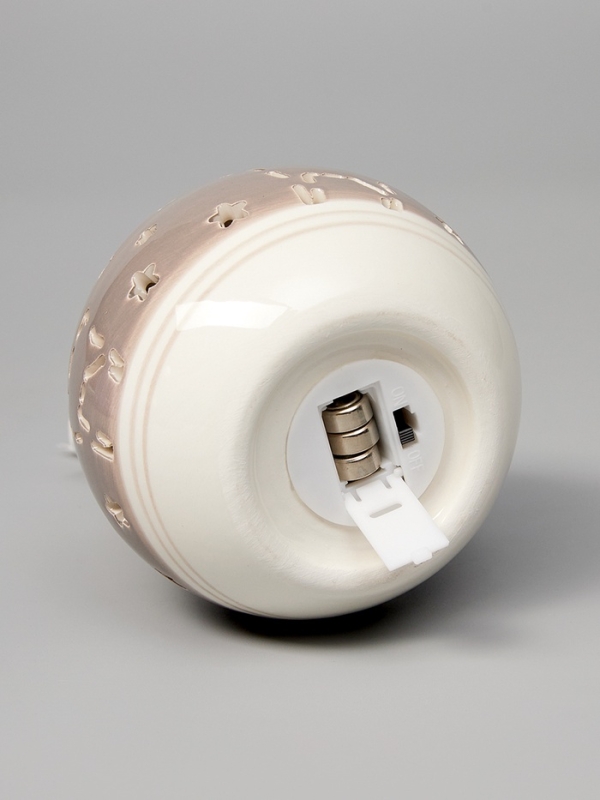 Елочный шар Елочный шар "Олень" 10х8.8х8.8, 1 LED, LR44x3(в компл.), Т/БЕЛЫЙ