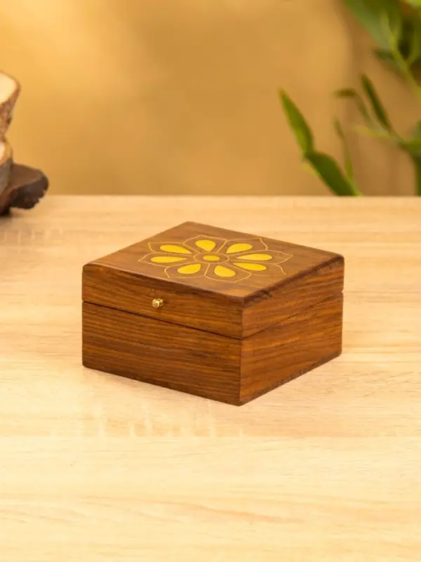 Шкатулка  Шкатулка "Цветок" 10х10х6 см, дерево шишам