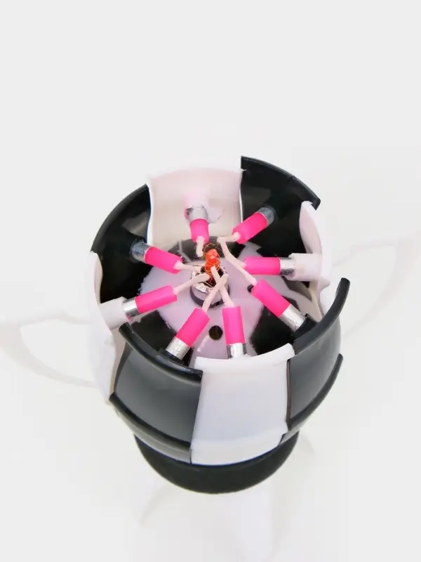 Свеча для торта музыкальная &laquo;Мяч&raquo;, бело-чёрная