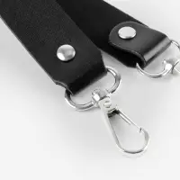 Ручка для сумки из натуральной кожи, с карабинами, 30 &plusmn; 2 см &times; 2.5 см, цвет чёрный/серебряный