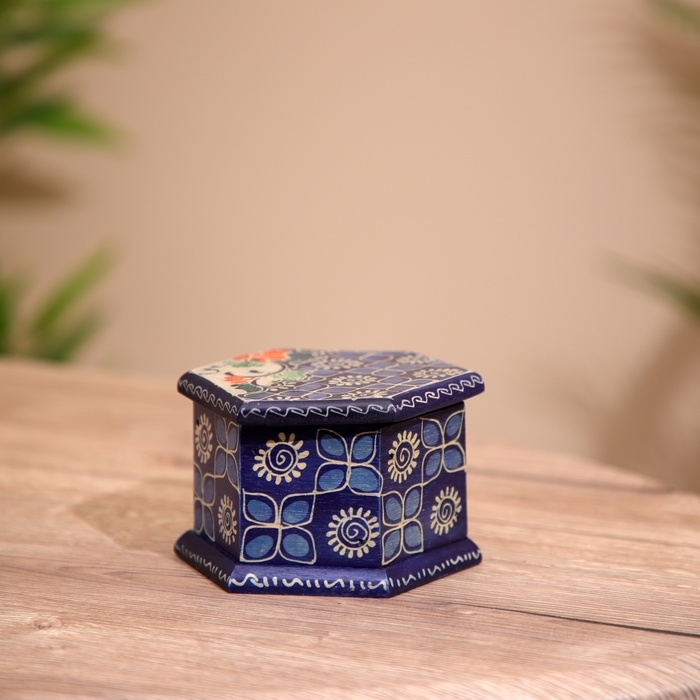 Шкатулка деревянная, батик 10х11х7 см Шкатулка деревянная, батик 10х11х7 см