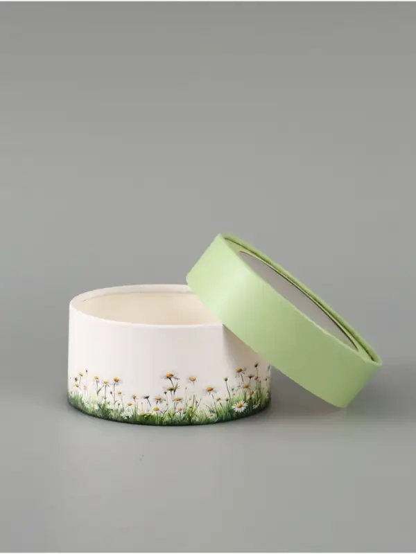 Коробка тубус с окном &laquo;Ромашки&raquo;, 12&times;12&times;5 см