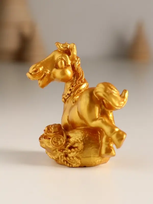 Сувенир полистоун Сувенир полистоун "Золотой конь с богатством" МИКС 5х2,5х6,7 см
