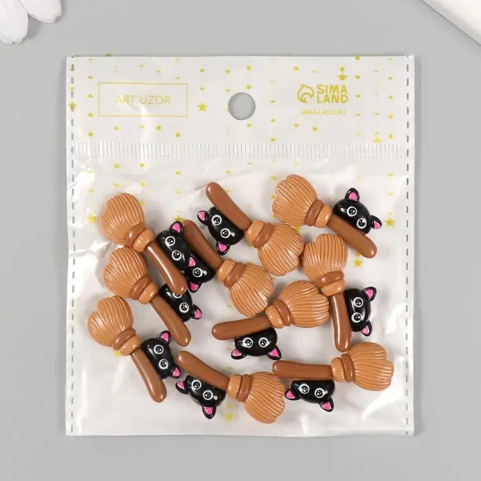 Декор для творчества пластик "Котик на метле" 2х3,4х0,6 см