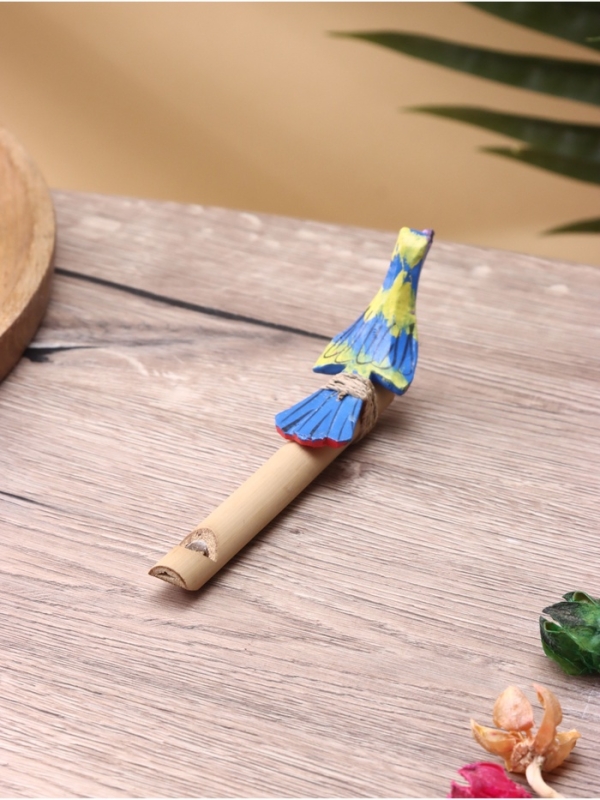 Сувенирный музыкальный инструмент свисток Сувенирный музыкальный инструмент свисток "Птичка" албезия, бамбук, 15х4х2 см