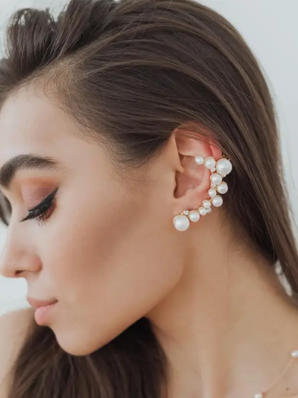 Серьга кафф &laquo;Жемчужное сокровище&raquo;, цвет белый в золоте