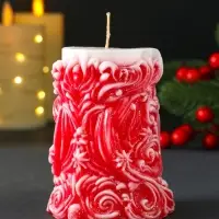 Свеча новогодняя столбик "Резная" красный