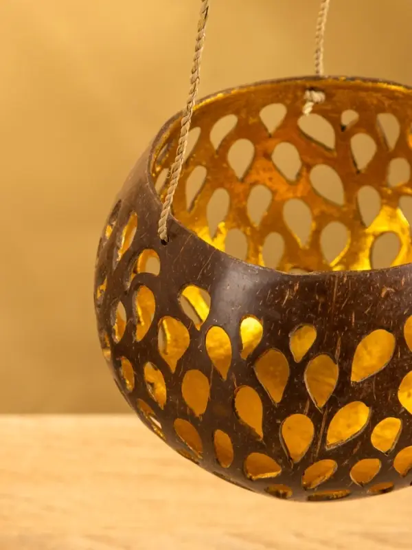 Подсвечник подвесной из кокоса, 12-14 см, коричневый Подсвечник подвесной из кокоса, 12-14 см, коричневый