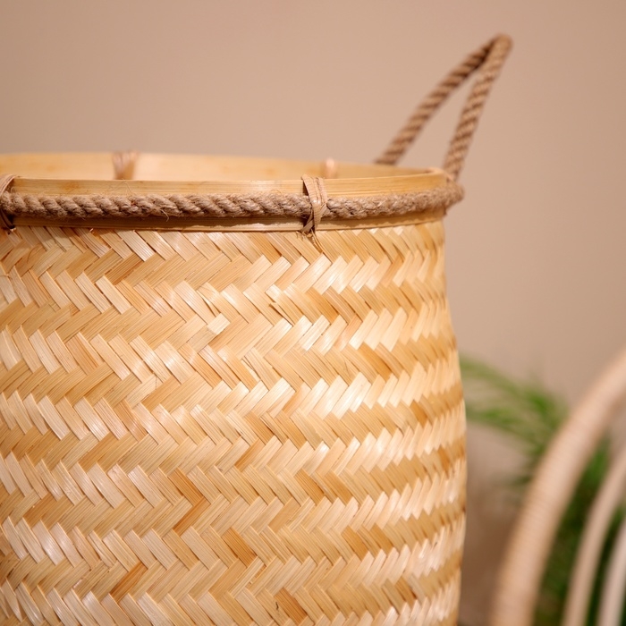 Корзина плетёная, из бамбука 30х30х40 см Корзина плетёная, из бамбука 30х30х40 см