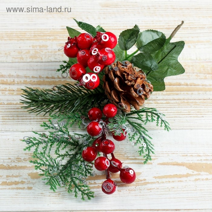 Декор  Декор "Зимняя магия" шишка листья хвоя ягоды 25 см