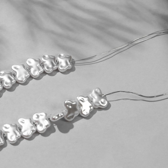 Бусины пластиковые на нити «Бабочка» 1×0,7×0,3см, (набор 110 шт.), цвет белый Бусины пластиковые на нити «Бабочка» 1×0,7×0,3см, (набор 110 шт.), цвет белый