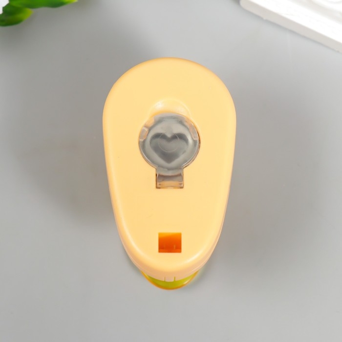 Фигурный компостер Фигурный компостер "Рукоделие. Узор 070" 5,2х3,2х4,0 см, d = 1 см