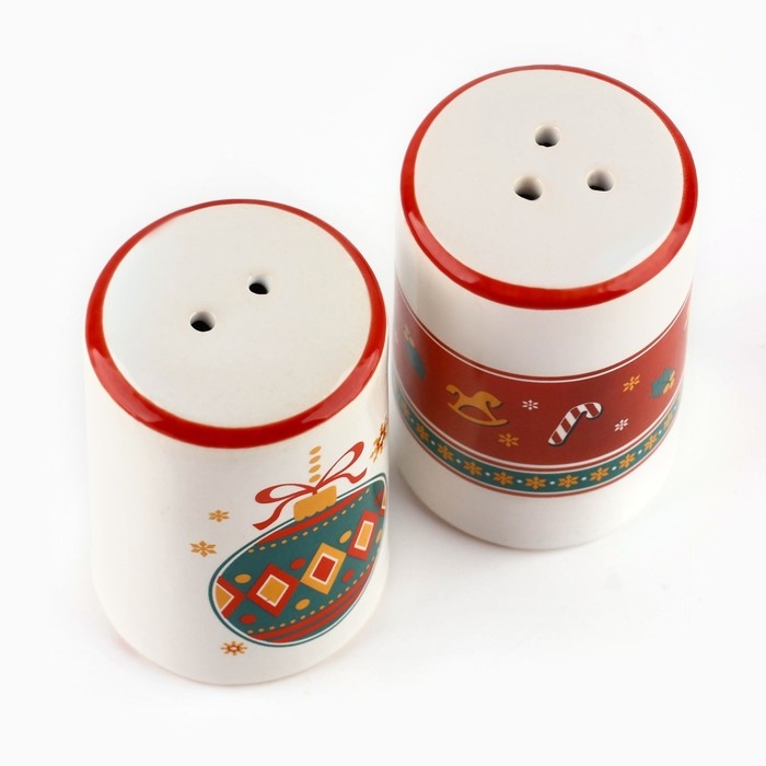 Новый год! Набор для специй новогодний керамический «Пряничные человечки!», 12х6.5х7 см, цвет белый Новый год! Набор для специй новогодний керамический «Пряничные человечки!», 12х6.5х7 см, цвет белый