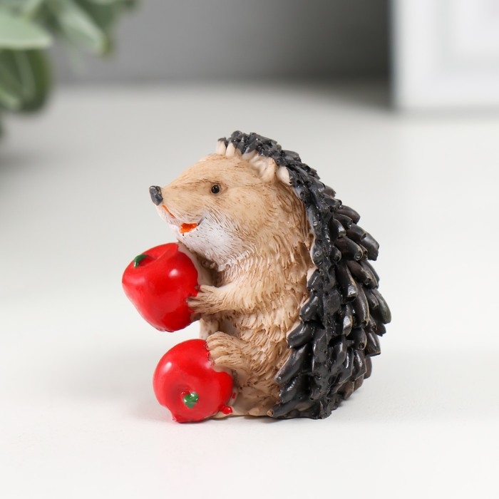 Сувенир полистоун  Сувенир полистоун "Ёжик с яблоком" МИКС 3,8х4,7х4,4 см