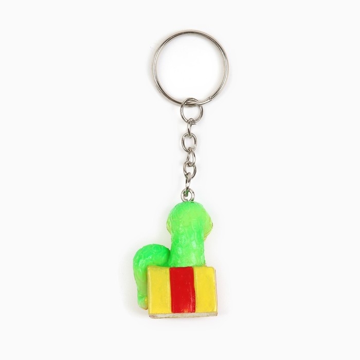 Новогодний брелок для ключей, объемный «Новый год: Змея в подарке» 2,7 х 8,5 см Новогодний брелок для ключей, объемный «Новый год: Змея в подарке» 2,7 х 8,5 см