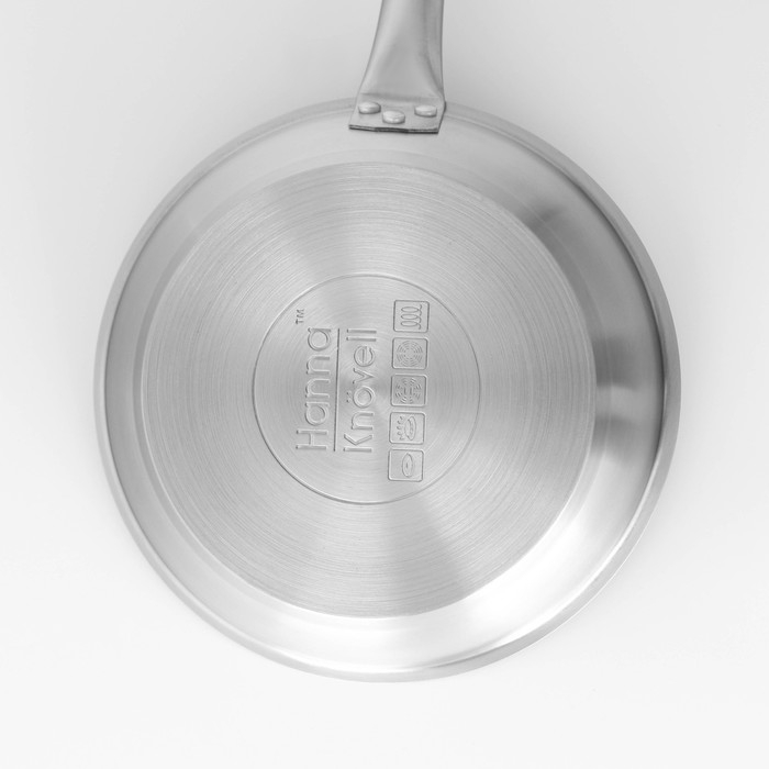 Сковорода из нержавеющей стали Hanna Knövell, d=24 см, h=5 см, толщина стенки 0,6 мм, длина ручки 21,5 см, индукция Сковорода из нержавеющей стали Hanna Knövell, d=24 см, h=5 см, толщина стенки 0,6 мм, длина ручки 21,5 см, индукция