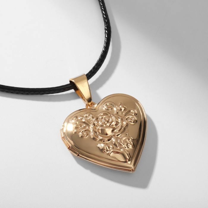 Кулон на шнурке «Для фото» сердце с розой, цвет золото на чёрном шнурке, 43 см Кулон на шнурке «Для фото» сердце с розой, цвет золото на чёрном шнурке, 43 см