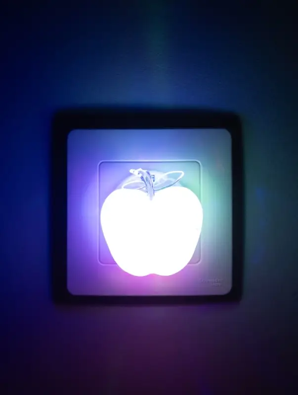 Ночник &laquo;Яблоко&raquo;, 5.5&times;5&times;5 см, пластик