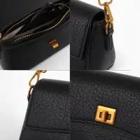 Сумка женская мессенджер TEXTURA на клапане, 26&times;9&times;12 см, чёрная