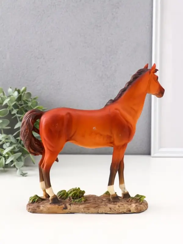 Сувенир полистоун Сувенир полистоун "Гнедая лошадь в кузне" 21х5,5х20 см