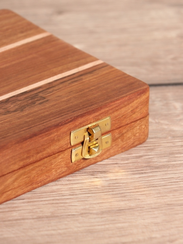 Нарды 24,5х15х3,5 см, дерево шишам, латунь Нарды 24,5х15х3,5 см, дерево шишам, латунь