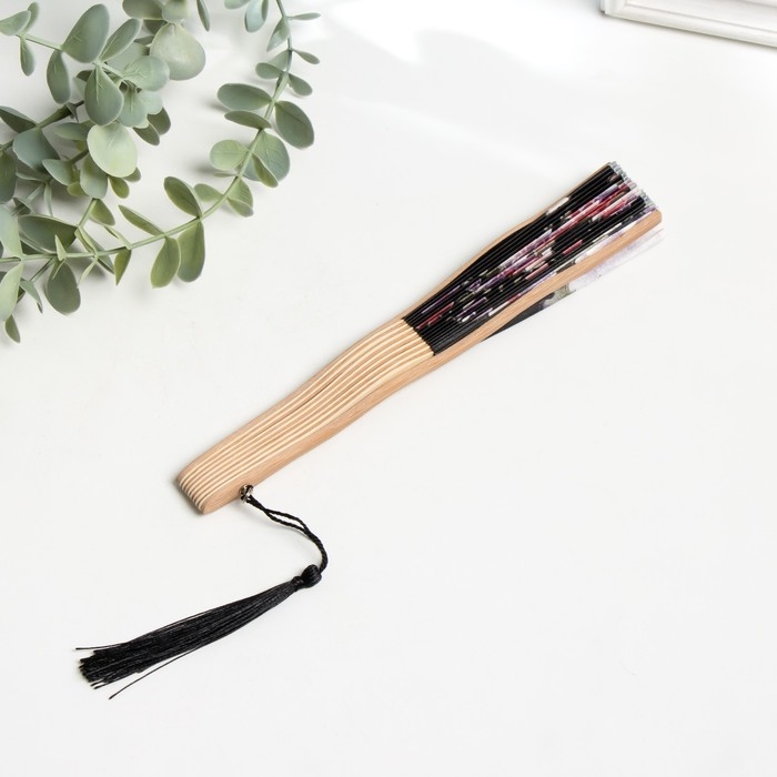 Веер бамбук, текстиль h=21 см изгиб, с кистью  Веер бамбук, текстиль h=21 см изгиб, с кистью "Цветы" в коробке, чёрный
