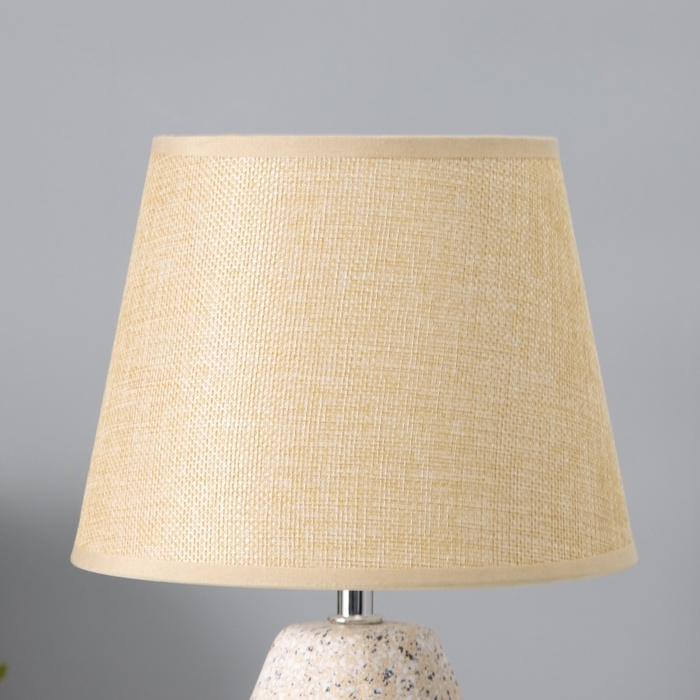 Настольная лампа с абажуром RISALUX «Виктория», 1×Е14, 40 Вт, бежевый, 20×20×32 см Настольная лампа с абажуром RISALUX «Виктория», 1×Е14, 40 Вт, бежевый, 20×20×32 см