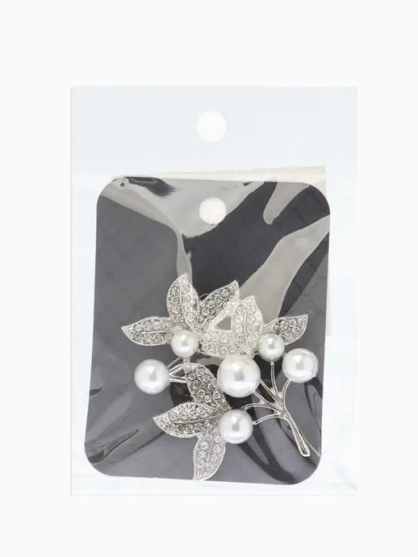 Брошь &laquo;Жемчужная капель&raquo;, белая в серебре