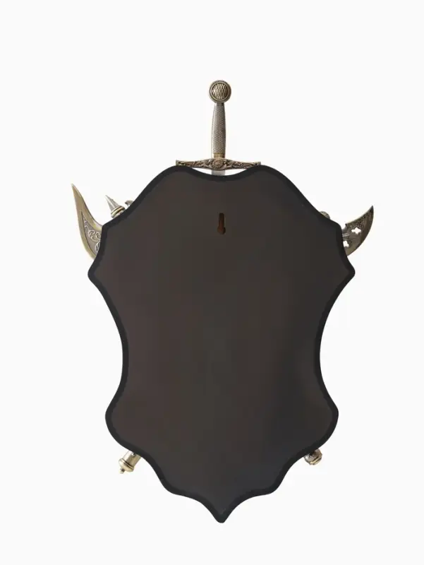 Панно на стену &laquo;Геральдика. Конь и лев с доспехами&raquo;, декор настенный, щит декоративный