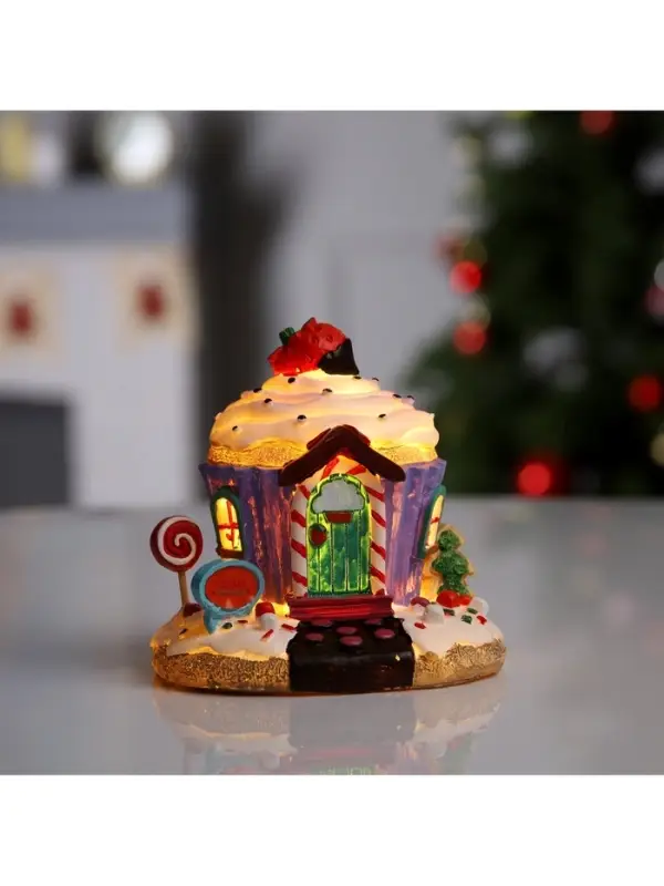 Светодиодная фигура &laquo;Дом из сладостей&raquo; 13&times;12&times;9 см, полистоун, от батареек LR44&times;3, свечение тёплое белое