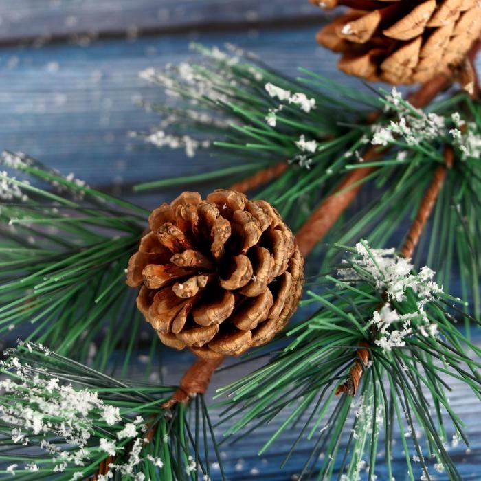 Декор  Декор "Зимнее очарование" веточка хвои с шишками в снегу, 29 см