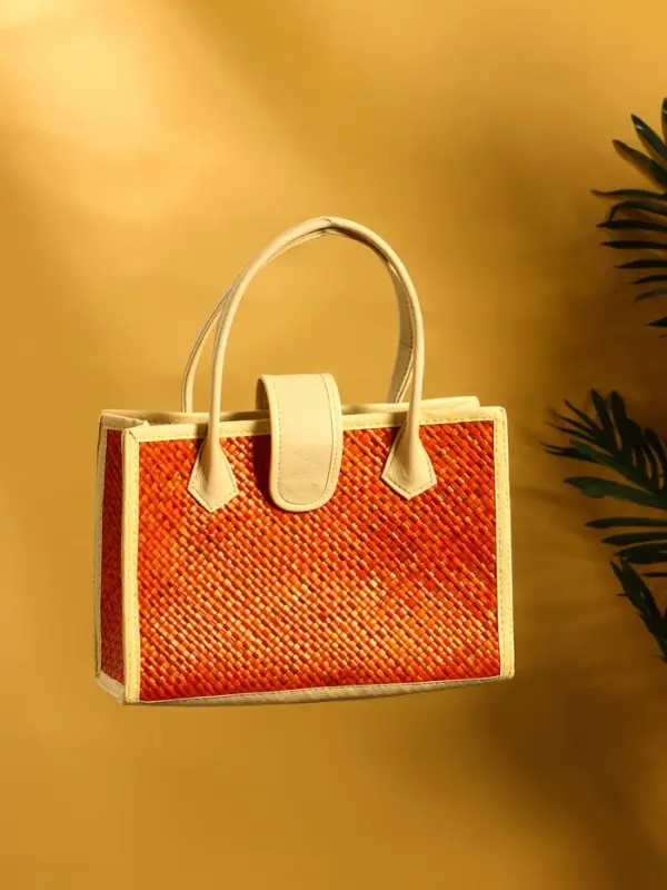 Сумка плетёная на застёжке из пандана 30х10х35 см, бежево-оранжевый