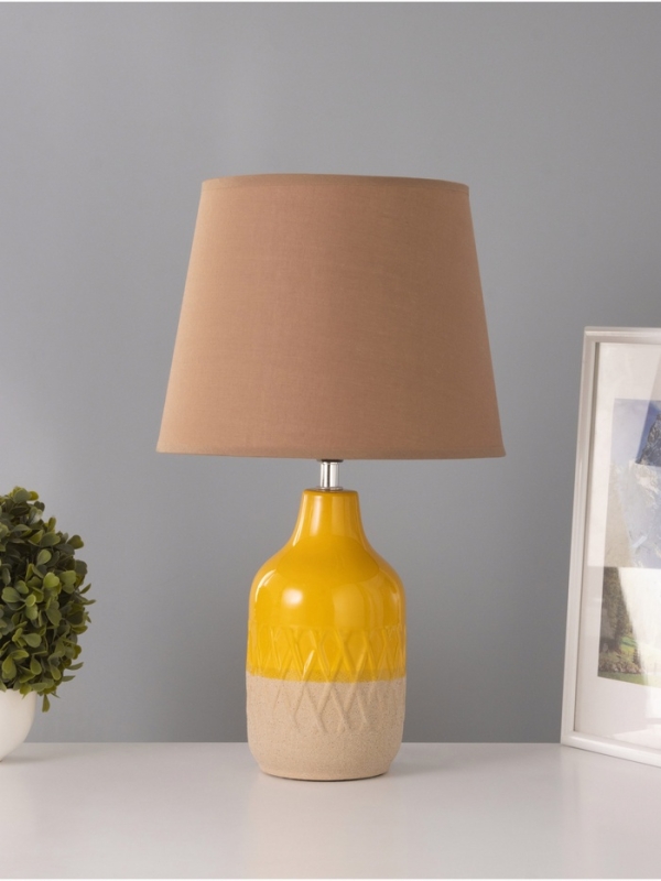 Настольная лампа Настольная лампа "Анабелла" 1х15Вт Е14 желтый/бежевый 25х25х41см