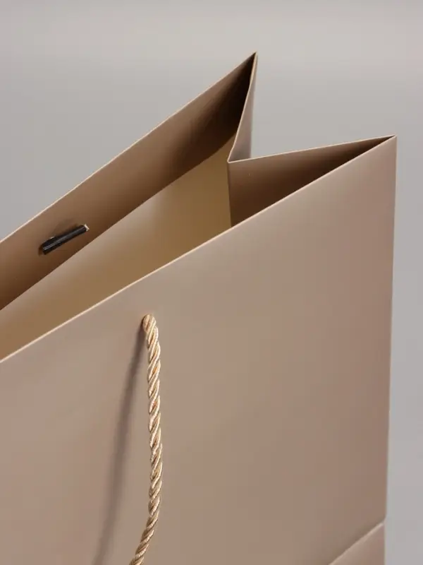 Пакет подарочный, белый, с бантом, 43 х 32 х 14 см