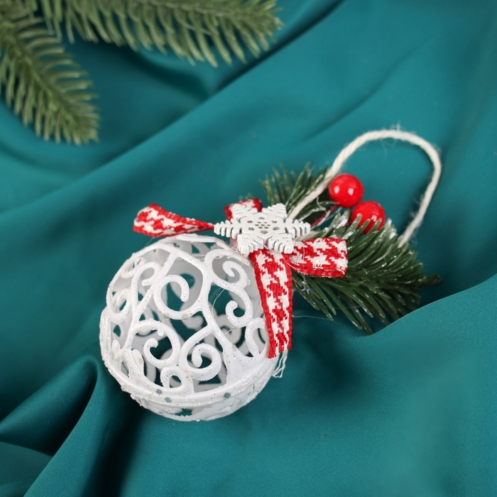 Шар пластик d-6 см Шар пластик d-6 см "Кружевной " белый