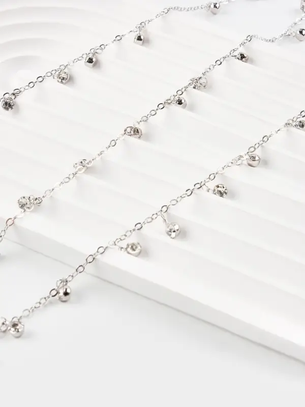 Цепочка со стразами 4 мм. L=100 см, мелкое плетение 2*1,8 мм, цвет серебро