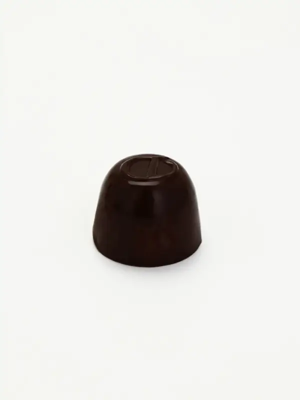 Подарочные конфеты в тёмном шоколаде с фундуком, 150 г